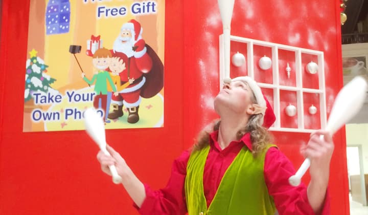 Juggling elf at a brilliant christmas event in Dublin and Kildare